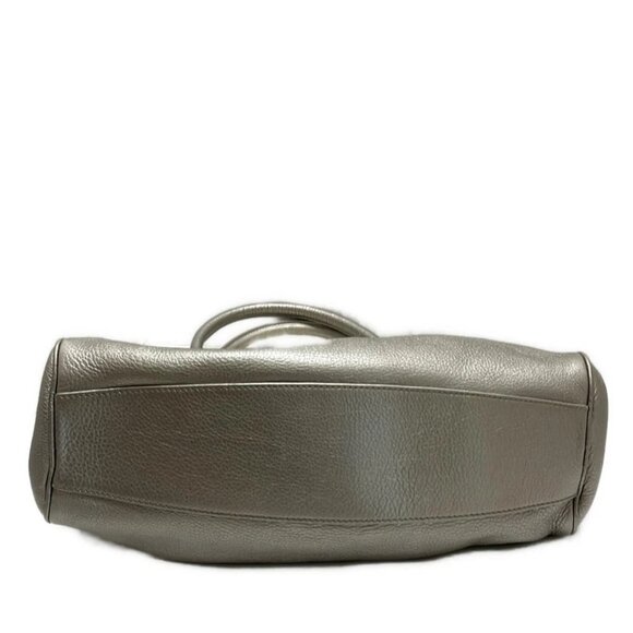 Salvatore Ferragamo Gancini Silver Leather Shoulder Bag 195-073025 - Picture 4 of 8